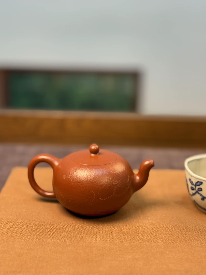 一粒珠 郭晓梅（师承董文武）制.梅任智刻 朱泥 160cc