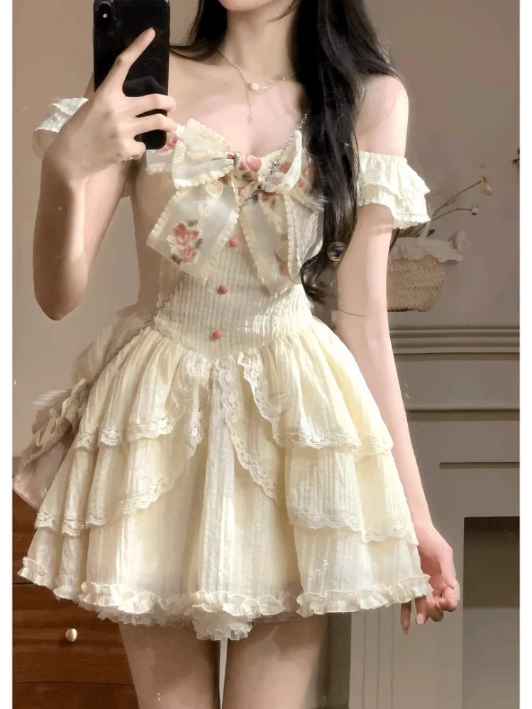 【草莓蛋糕】纯欲少女风短裙女夏收腰显瘦蕾丝拼接小飞袖公主连衣裙