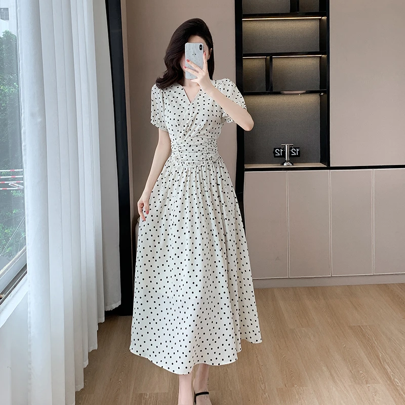 夏季新款法式时尚减龄泡泡袖V领温柔气质长款收腰显瘦波点连衣裙