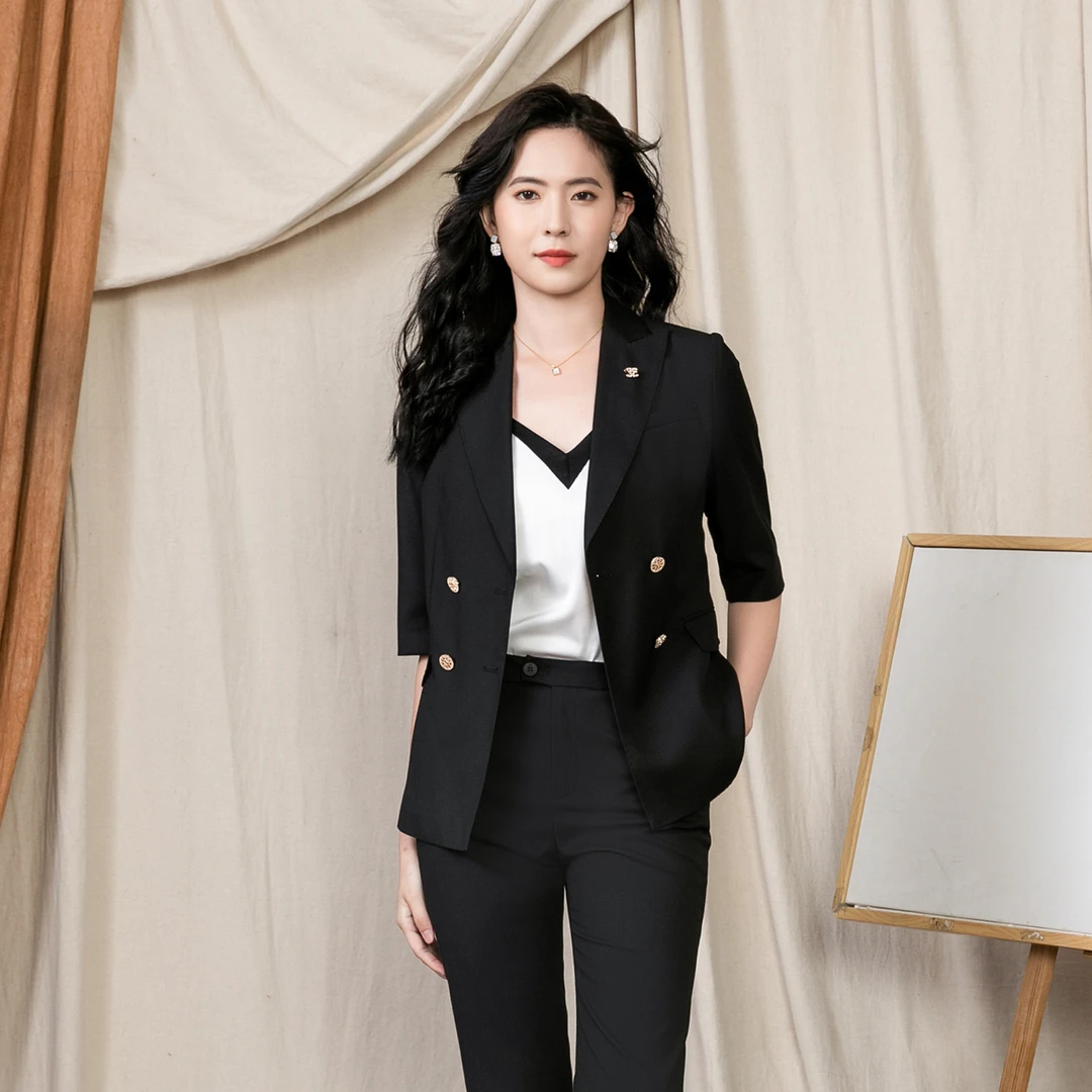 2025夏季新款女士通勤五分袖西服双排扣气质时尚高级感戗驳领西装