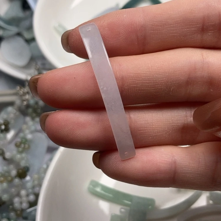 【闪购商品】翡翠挂件未镶嵌辰**！