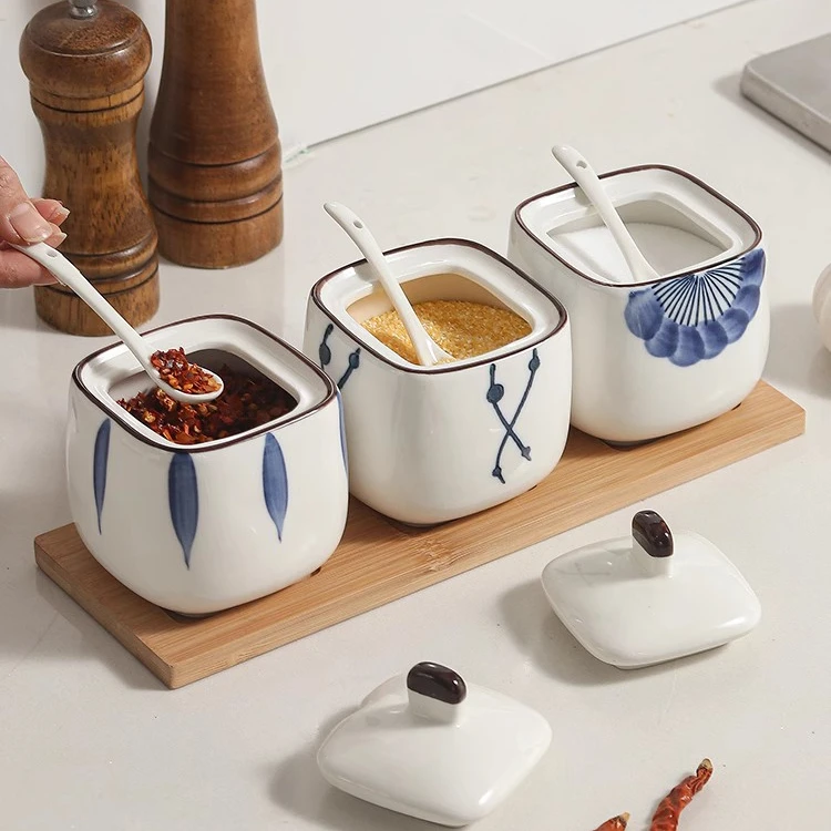 日式调料罐陶瓷商用厨房家用勺盖一体防潮盐罐烧烤高颜值调味罐