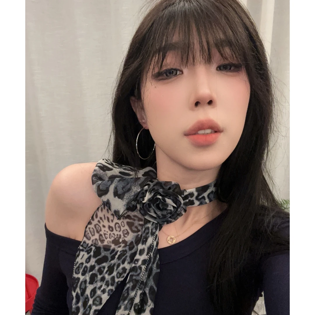 美式复古辣妹风豹纹丝巾女高级感长条薄款领巾百搭气质