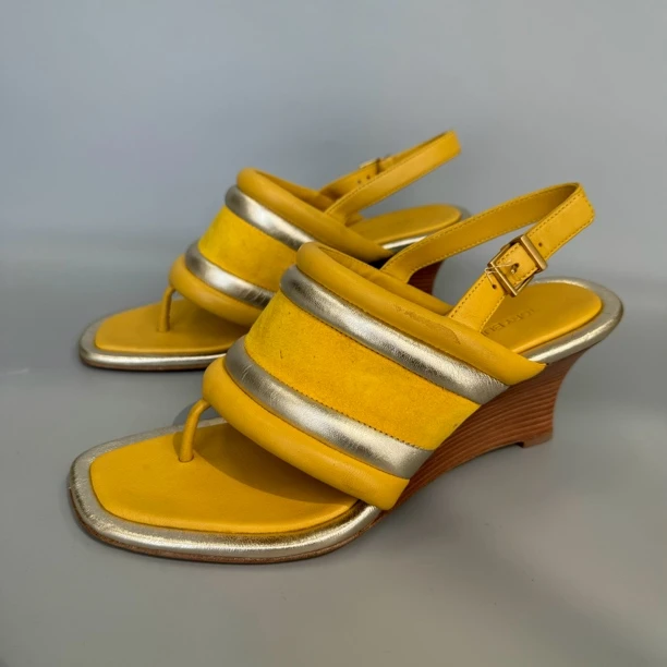 99新 TORY BURCH/汤丽柏琦 371夹脚 黄色 中跟 系扣 女凉鞋