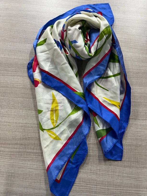 全新未使用 TORY BURCH/汤丽柏琦 1372荷花大方巾 围巾