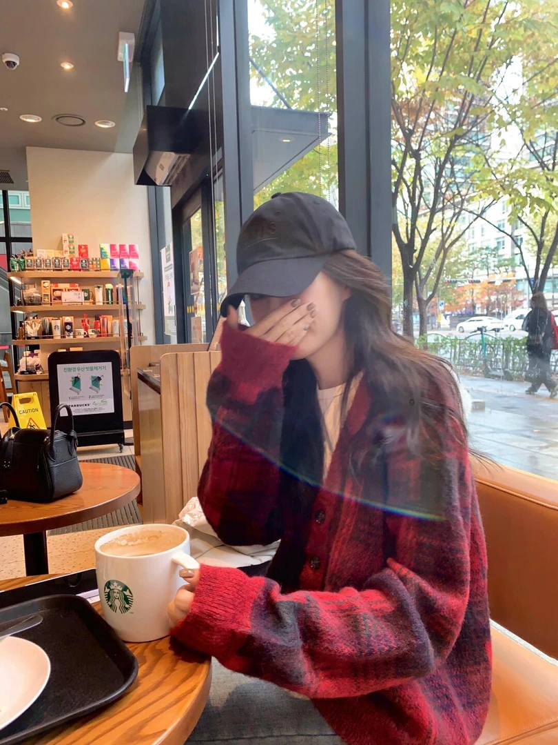 圣诞氛围感红色格纹毛衣外套女秋冬季高级小众不撞款针织开衫上衣