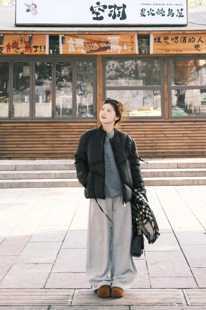 黑色棉服女2024冬季新款小个子高级感超好看外套百搭灰色休闲裤