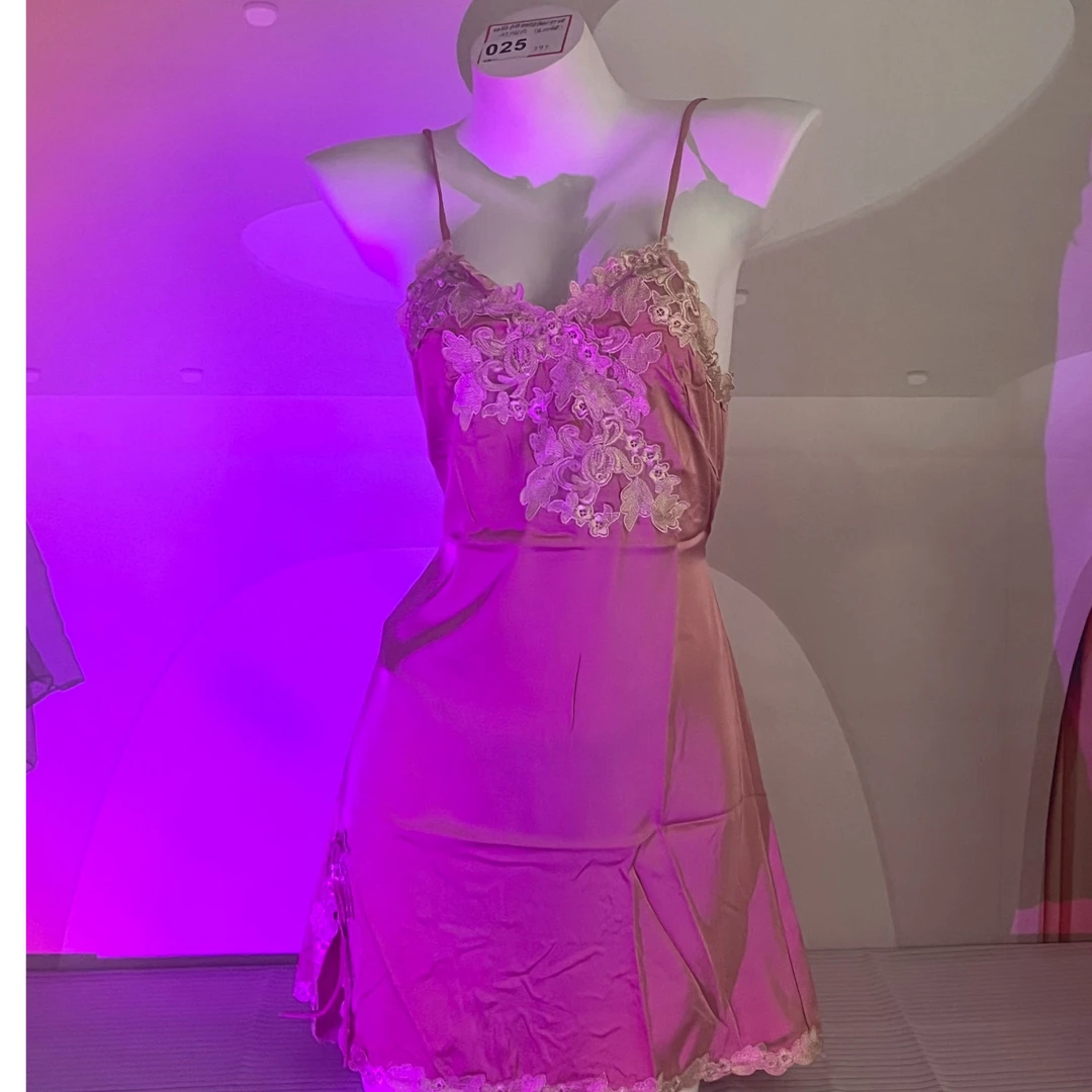 【炎木】新款设计感高端性感睡衣显瘦紧身网红气质蕾丝时尚女神露背