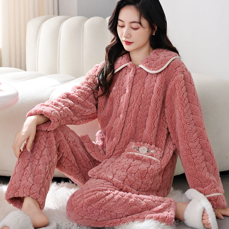 秋冬季保暖珊瑚绒睡衣精致妈妈中老年加绒加厚居家外穿家居服套装