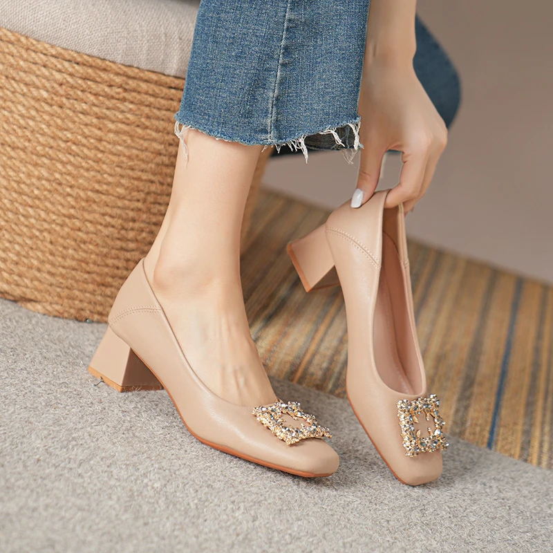 粗跟单鞋女真皮2025新款春秋复古水钻通勤软皮方头中高跟奶奶鞋41