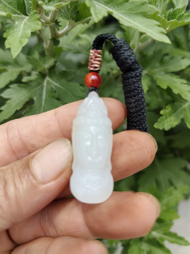 和田玉佛首小挂件精雕