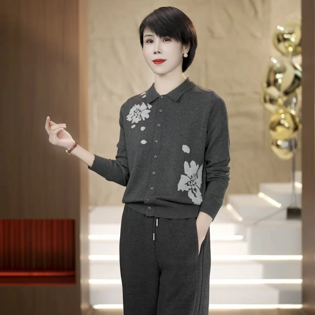 【渲渲推荐】JS-2949冬季修身百搭时尚翻领花朵羊毛衫