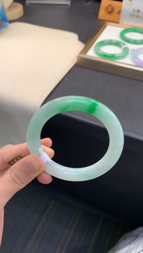 【闪购商品】翡翠手镯未镶嵌
