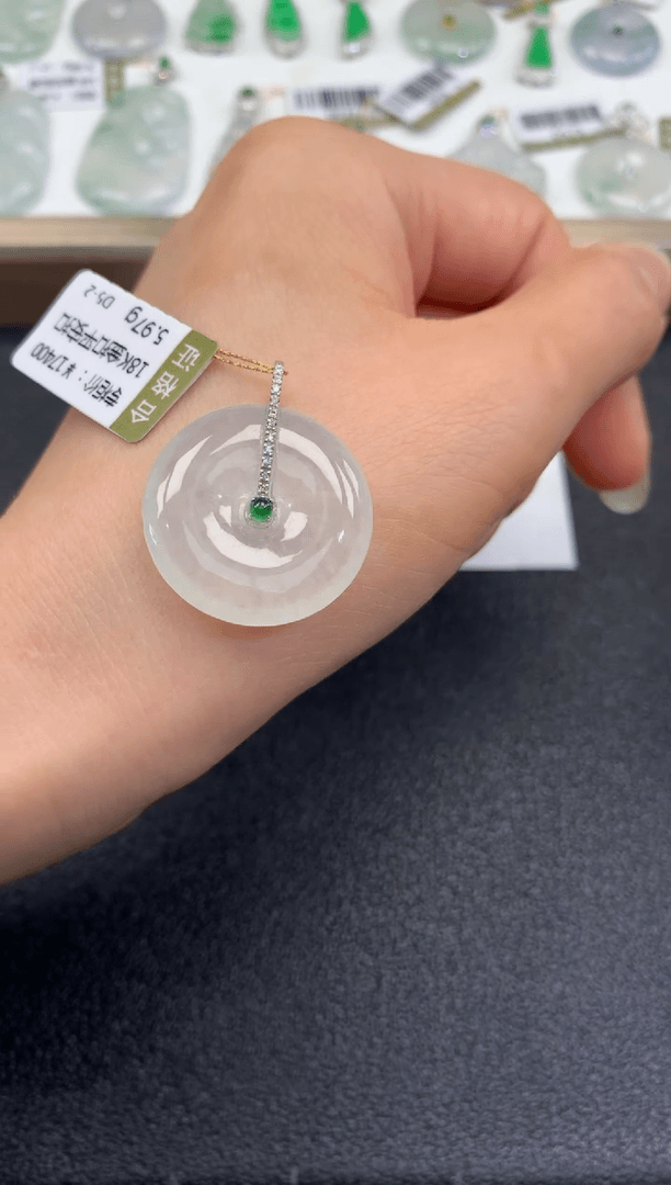 【闪购商品】翡翠颈饰18K金镶嵌