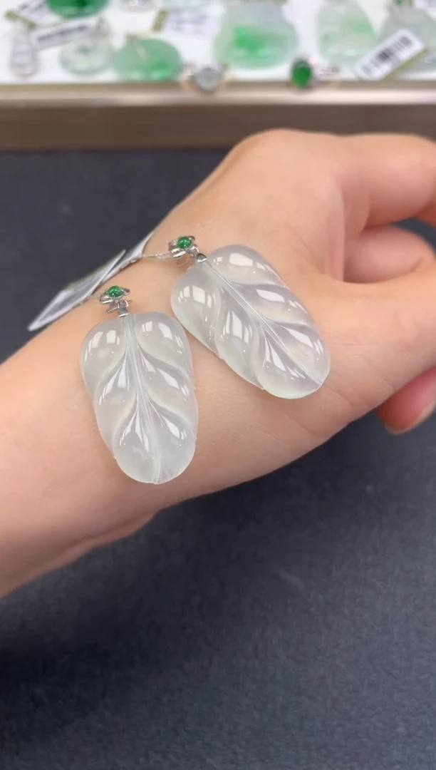 【闪购商品】翡翠颈饰18K金镶嵌