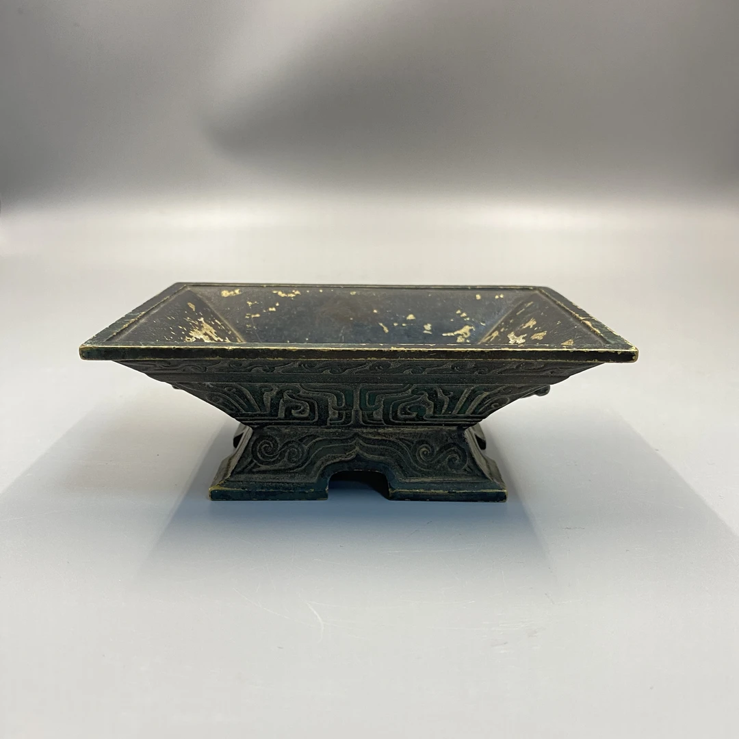 十八世纪（明清时期）饕餮纹兽耳铜盨益合/2411-025