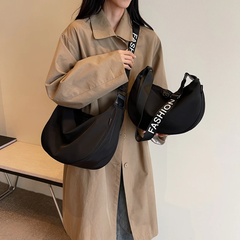高品质新款大容量包包女慵懒风时尚单肩斜挎饺子包潮流百搭休闲包