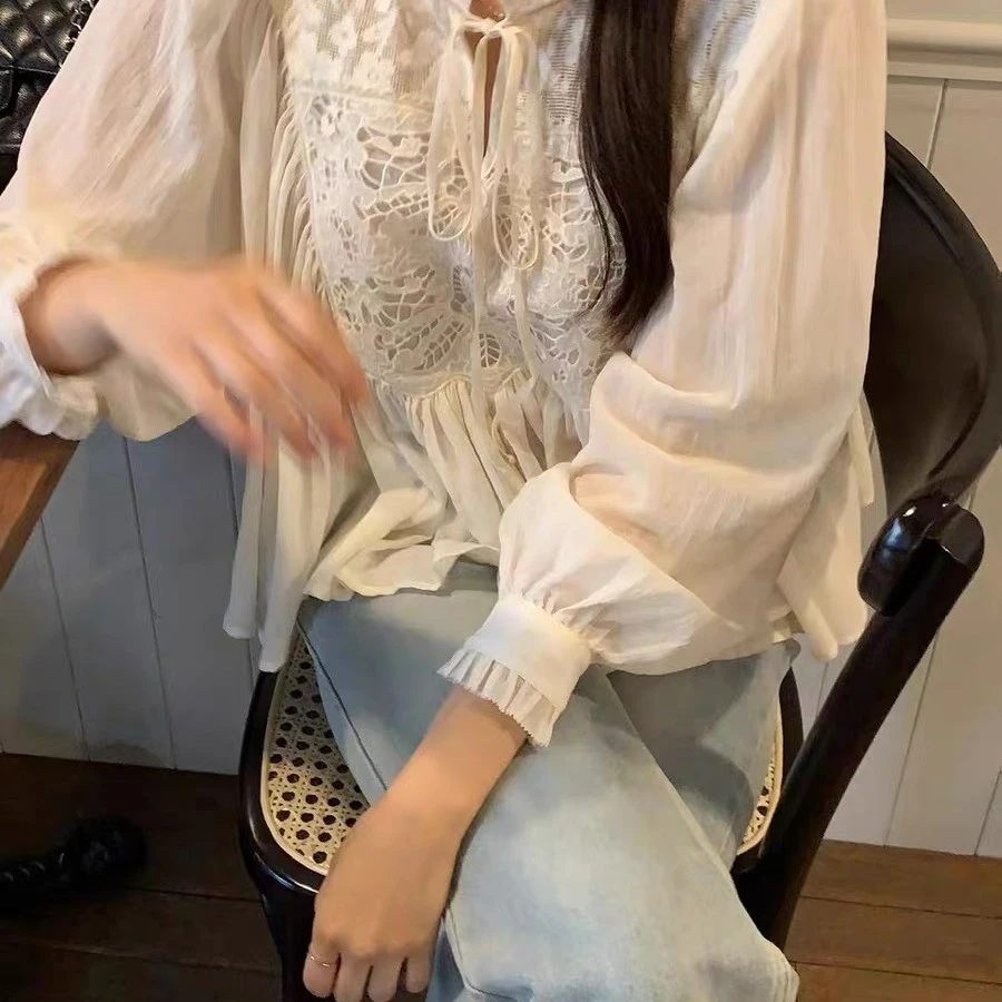 韩布社 Z1444-秋季新款净色甜美木耳边蕾丝气质减龄宽松上衣女