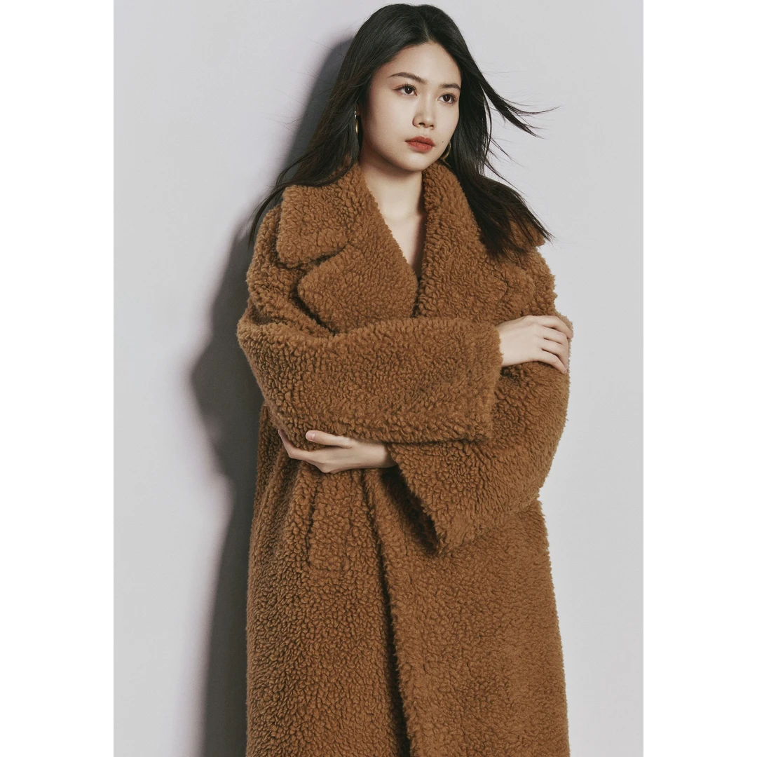 AMASS/阿玛施 冬季宽松版中长款保暖翻羊毛大衣女士5400541