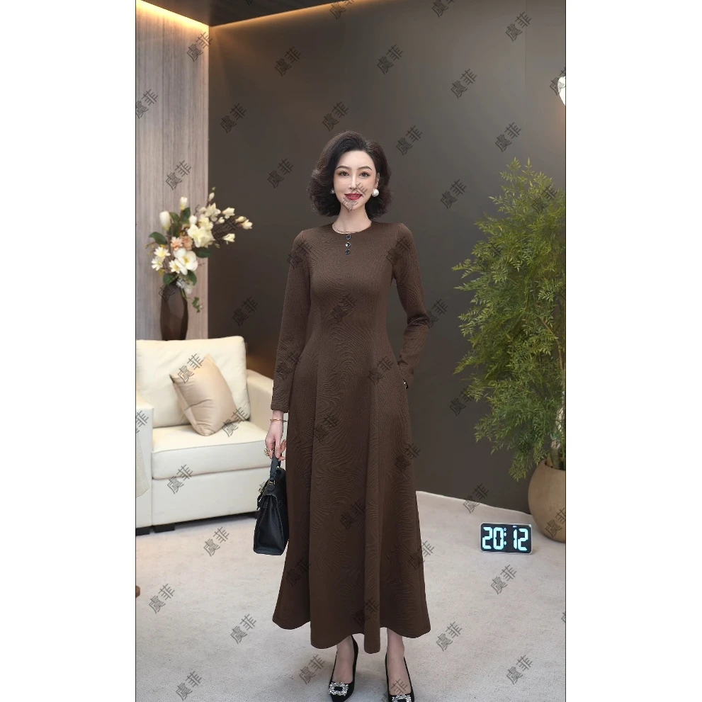 2025新款摩卡棕弹力空气层提花面料时尚优雅气质连衣裙WF3121