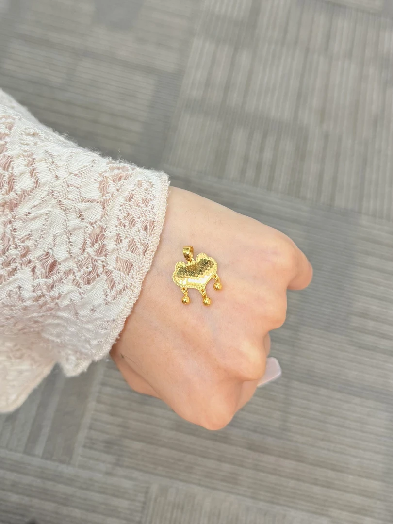 足金999 鱼鳞祥云锁片吊坠2.3