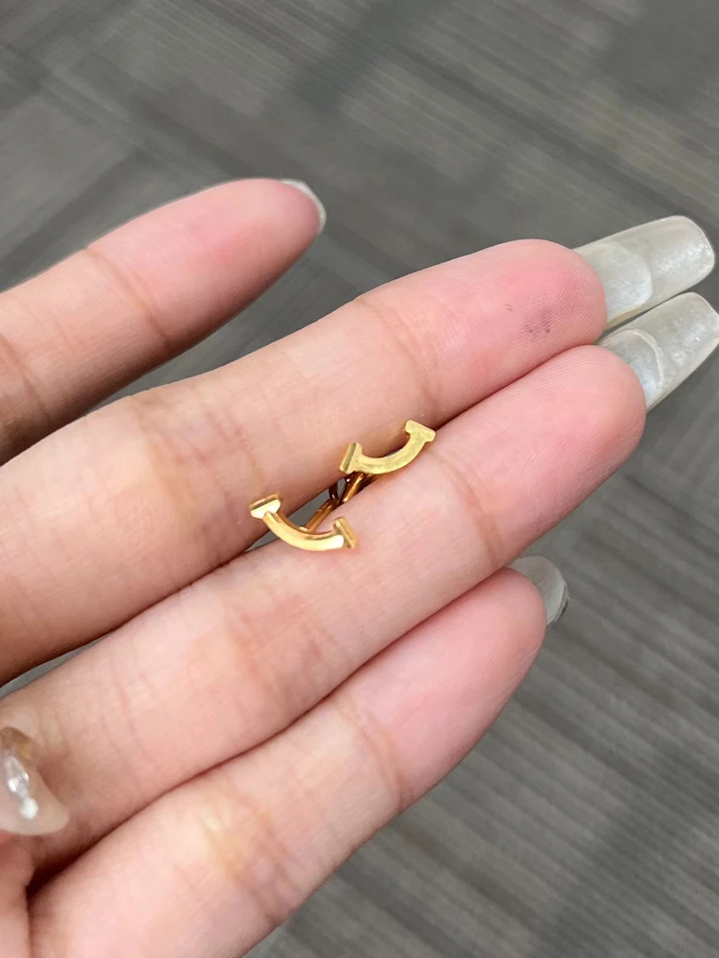 足金999 小微笑弯钩耳钉  1.01