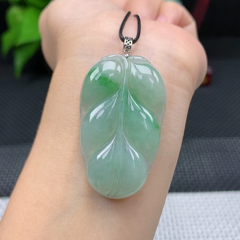 天然缅甸翡翠A货冰润飘绿18k金扣头叶子吊坠玉石挂玉吊坠12.25