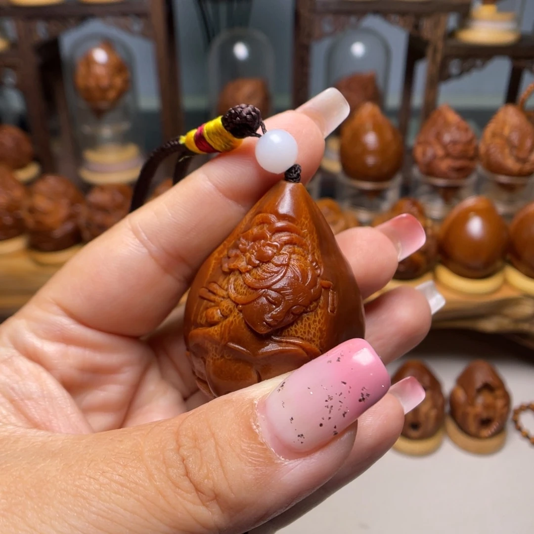 橄榄核吊坠荷叶荷花美女挂绳一套偏远不包邮