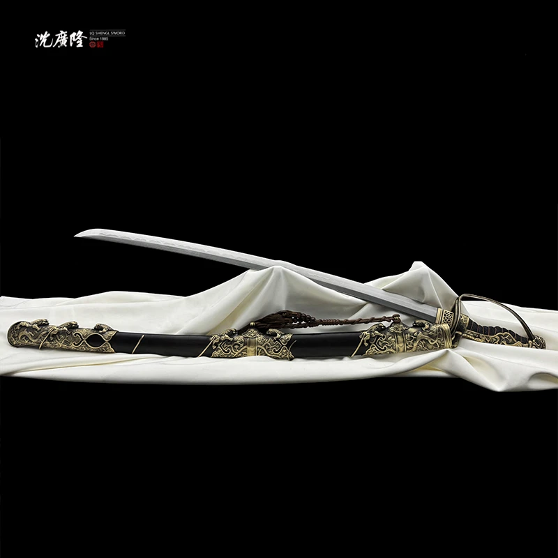 龙泉沈广隆-九狮军刀 乌兹钢烧刃 黄铜 黑檀木 花纹钢 未开刃