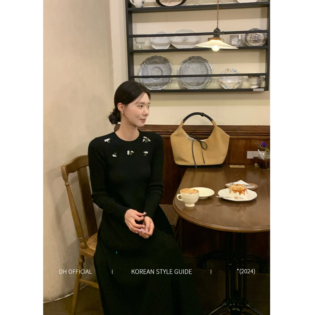 清 DH OFFICIAL 大花【韩法假日 dress】ins系 毛织收腰刺绣连衣裙