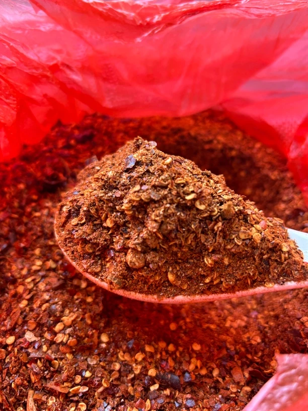 云南特产元阳县小新街乡辣椒面特辣有点呛鼻但是好吃很下饭