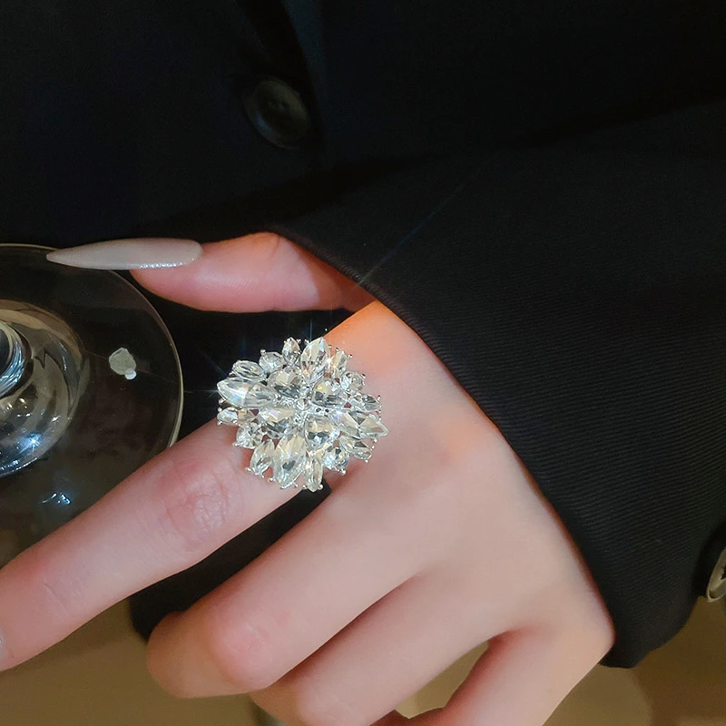 合金铅玻璃戒指 闪钻精致花朵戒指女轻奢高级感小众设计指环手饰