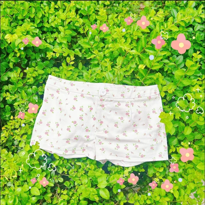 制造后花园清新小玫瑰牛仔低腰短裤