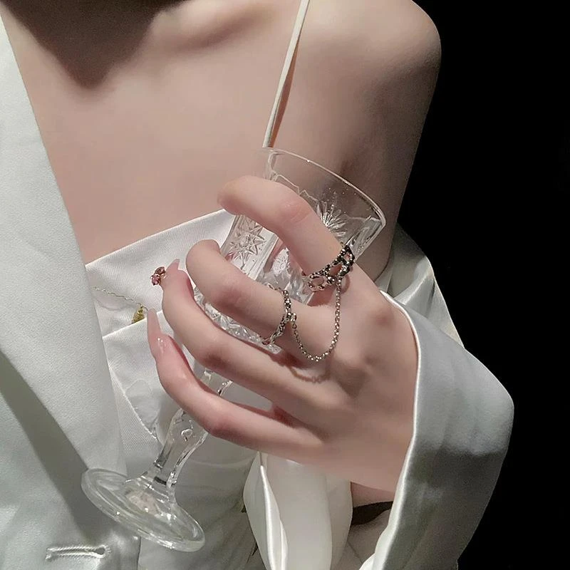 铜合金戒指 时尚个性轻奢链条戒指女小众高级冷淡风甜酷双指连戒