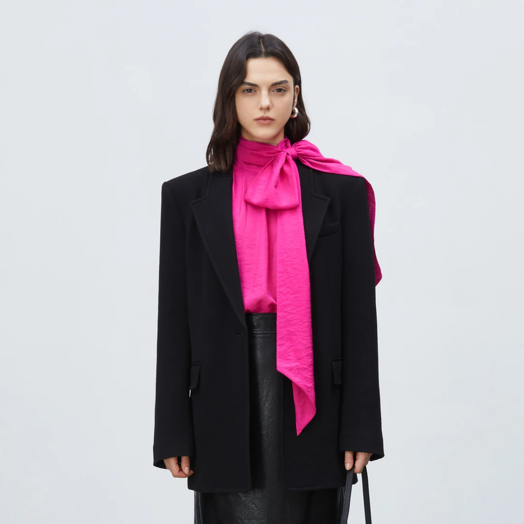 LYNEE 经典撞色异型领直身绵羊毛西装 LGD2DAW266