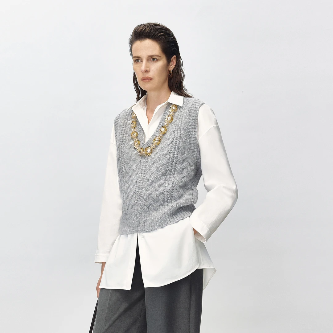 LYNEE 重工亮片针织V领背心女百搭无袖秋冬上衣 LGD2EAK056