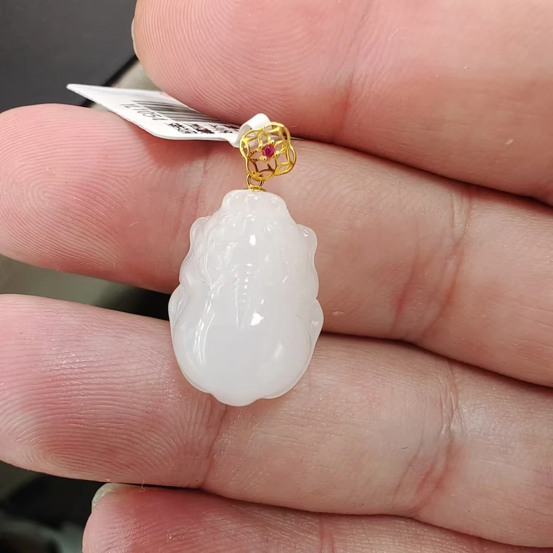 18K金 于阗料 白玉貔貅吊坠 YL1054