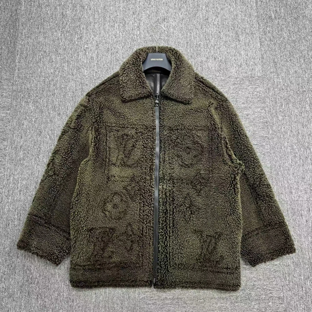 louis vuitton 双面穿夹克 皮毛一体/09074/46码 /全新带吊