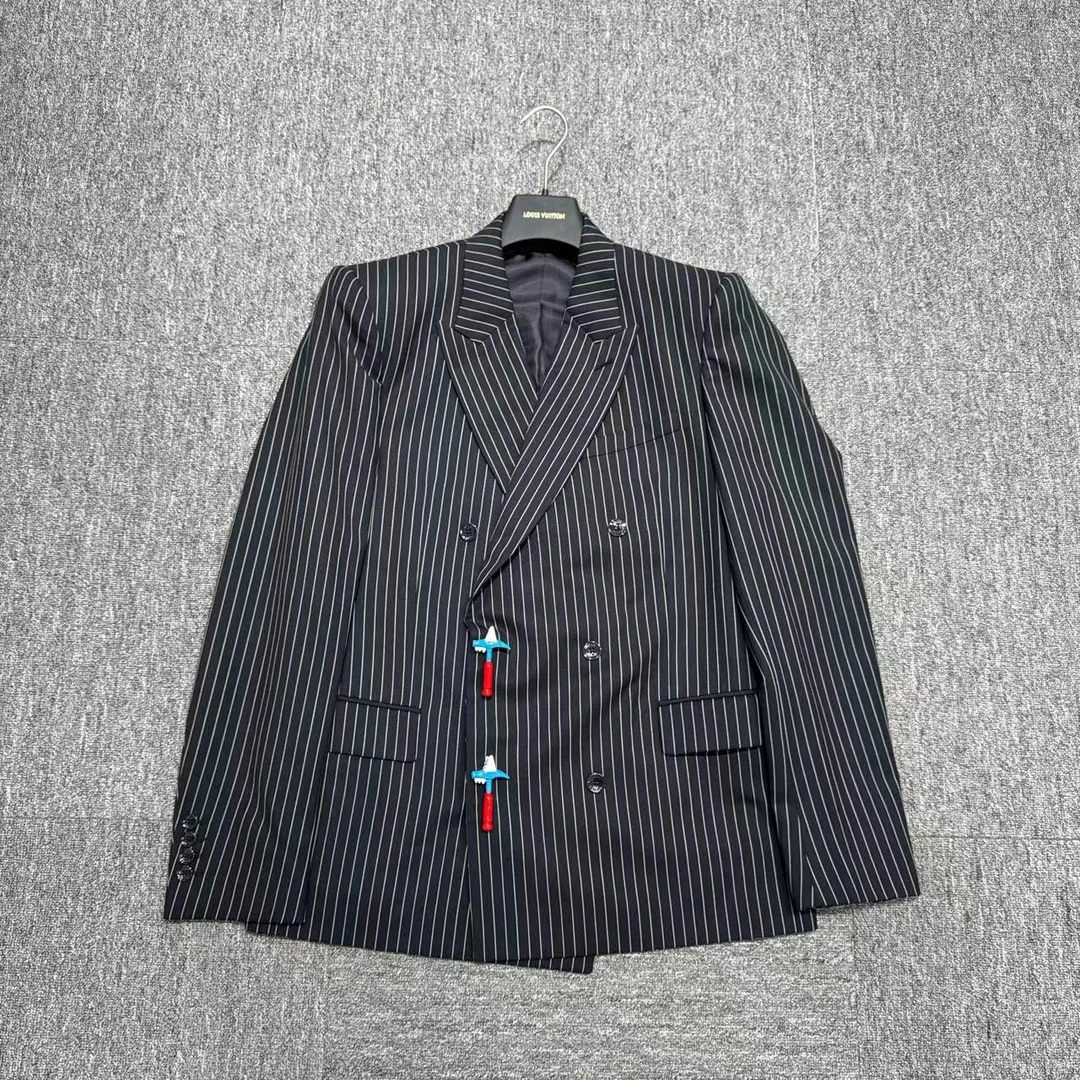 louis vuitton 条纹 伐木工具西装/09812 /48码/;99新/公价31500