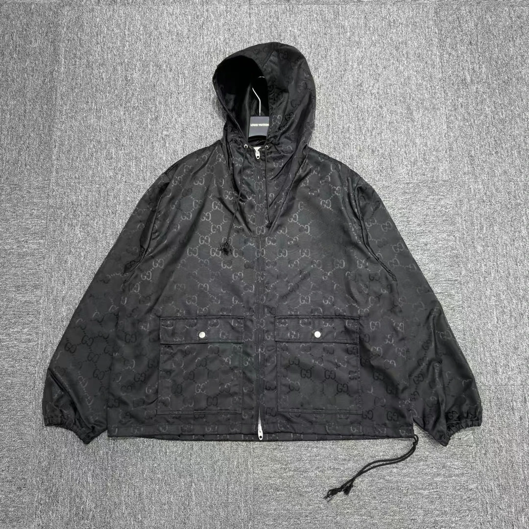 Gucci 双G满印logo外套/08983 /50码 /99新/公价13100