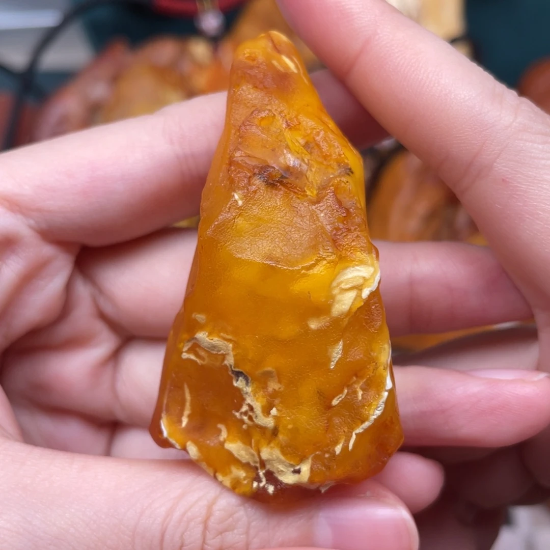 琥珀珠宝奇石未镶嵌