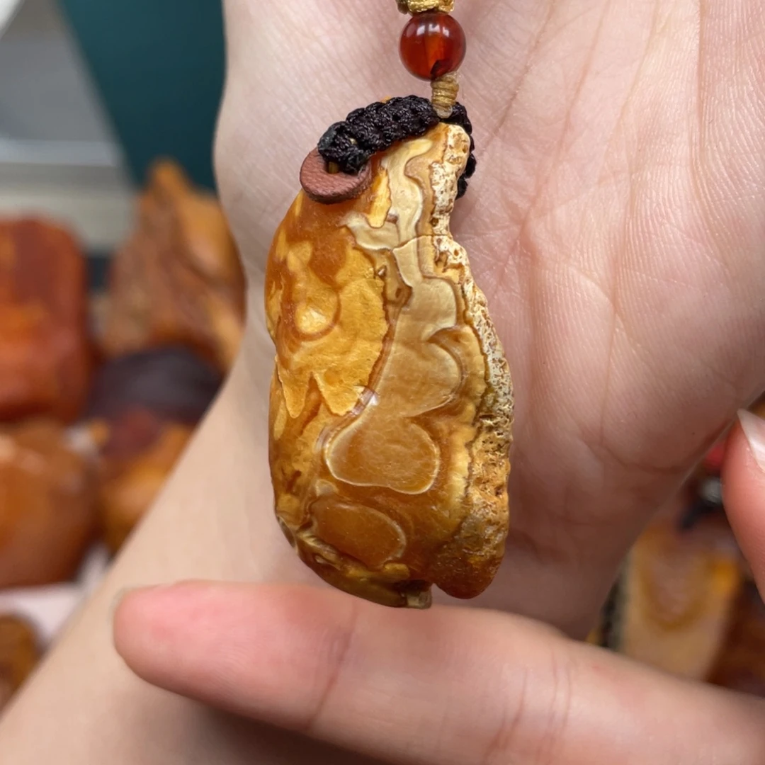 琥珀珠宝奇石未镶嵌