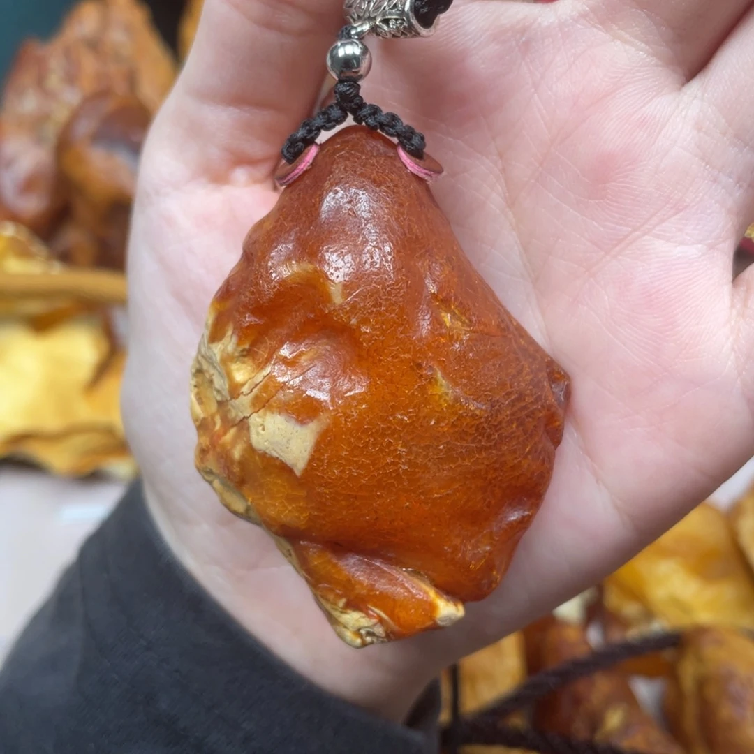 琥珀珠宝奇石未镶嵌
