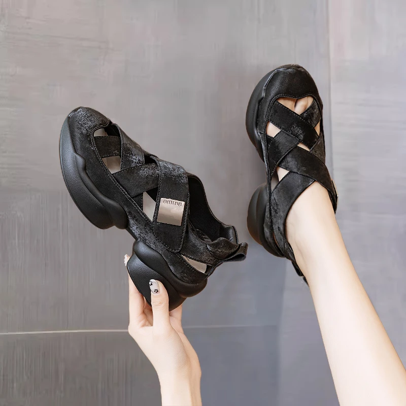 真皮厚底凉鞋女2024夏季新款复古百搭休闲运动罗马包头镂空老爹鞋