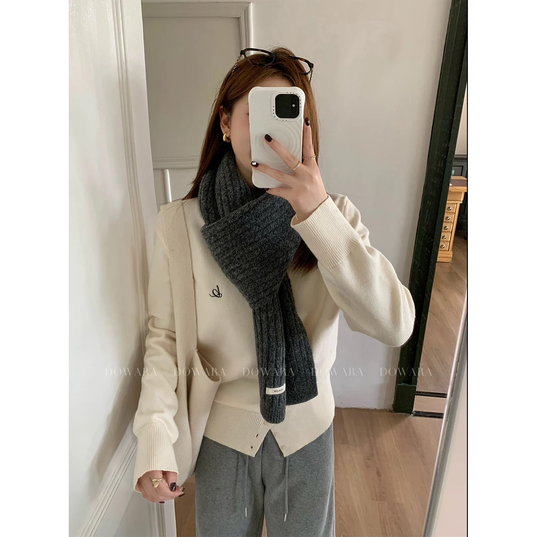 现货大婉酱微胖定制 设计感小开叉显瘦保暖气质圆领纯色毛衣7060D