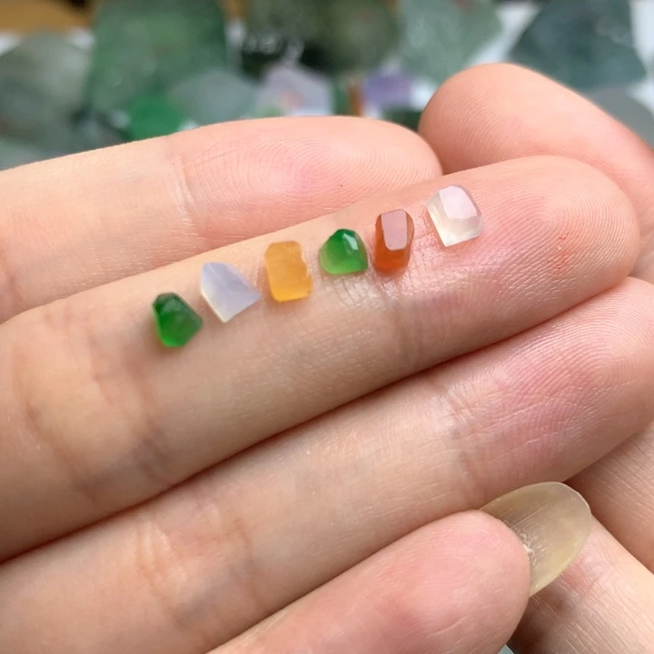 定制翡翠未镶嵌天然翡翠吊坠