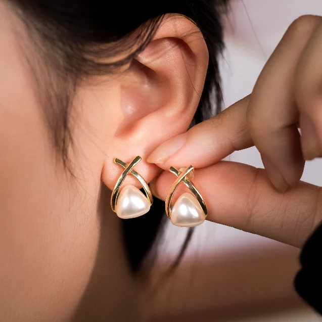 合金耳饰 铁合金耳饰 气质轻奢法式耳环简约复古小众耳钉冷淡