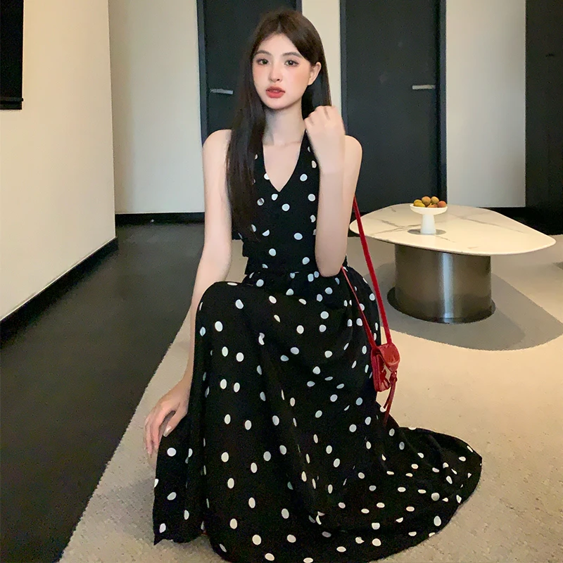 挂脖连衣裙女2024夏季复古时尚波点气质系带收腰显瘦气质开叉长裙