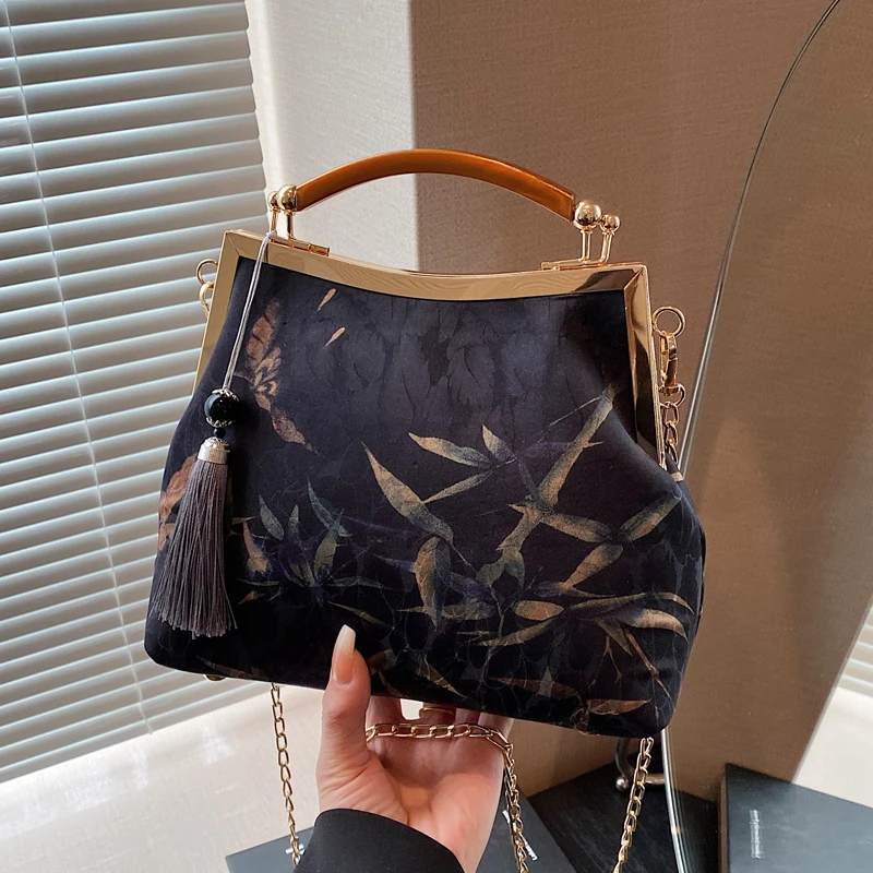 黑色复古手提流苏口金包中式单肩斜挎包时尚新款旗袍包包女宴会包