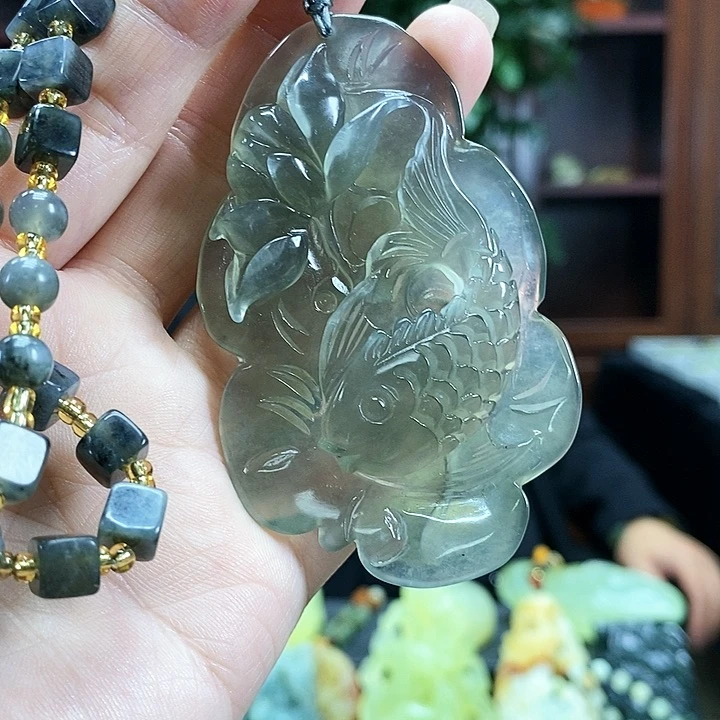 蛇纹石玉吊坠未镶嵌